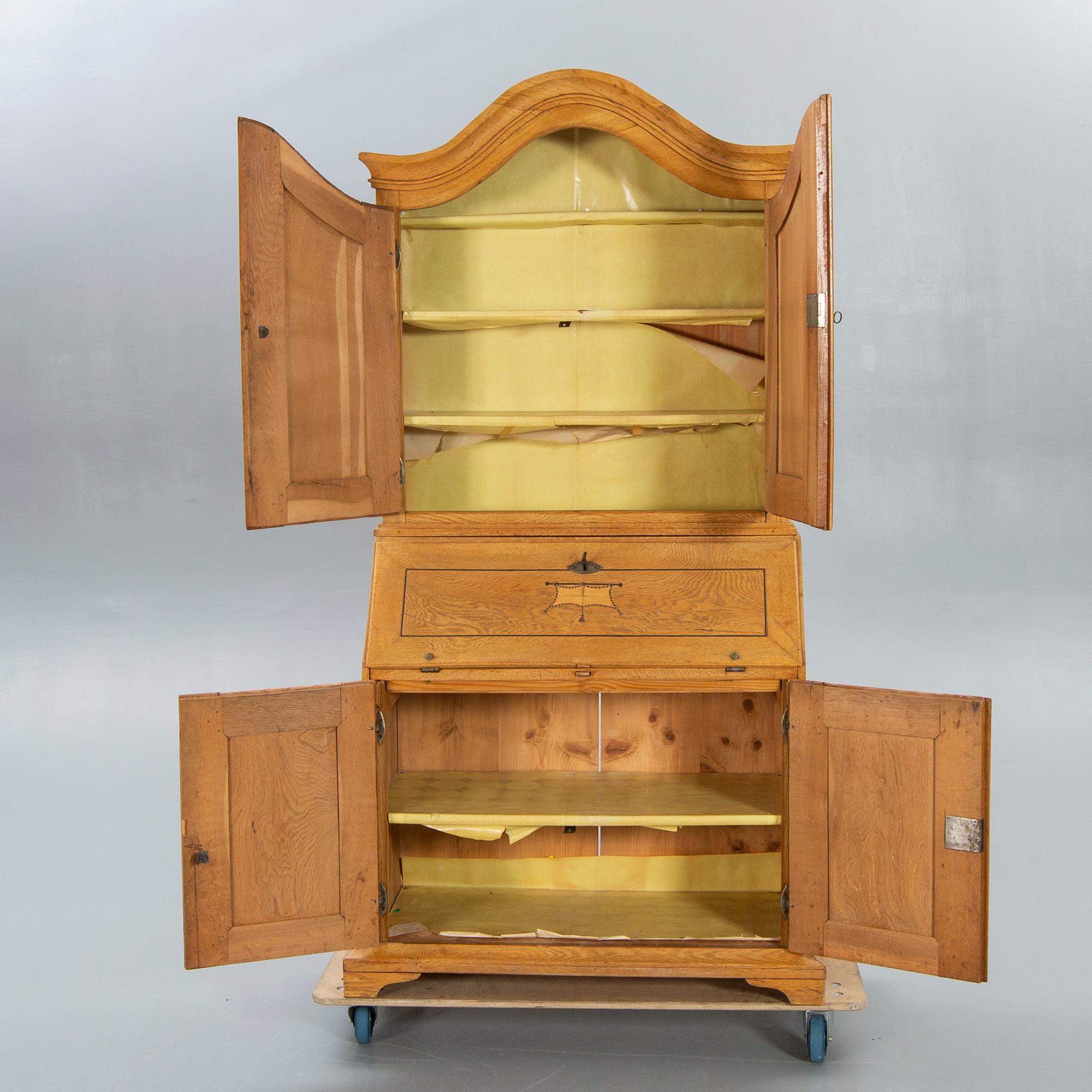 A Swedish oak desk cabinet around 1800.