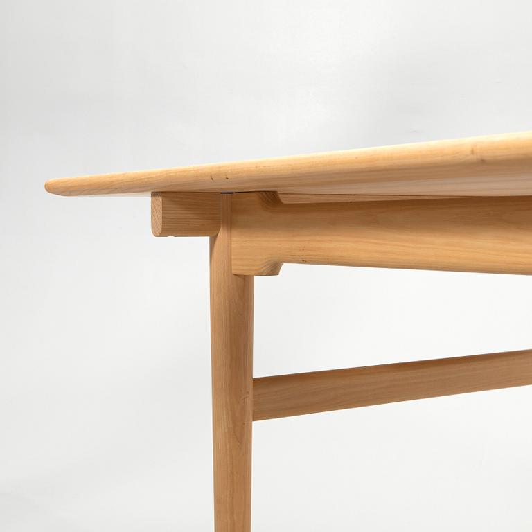 Hans J. Wegner, Matbord, "CH327", 2000-tal.