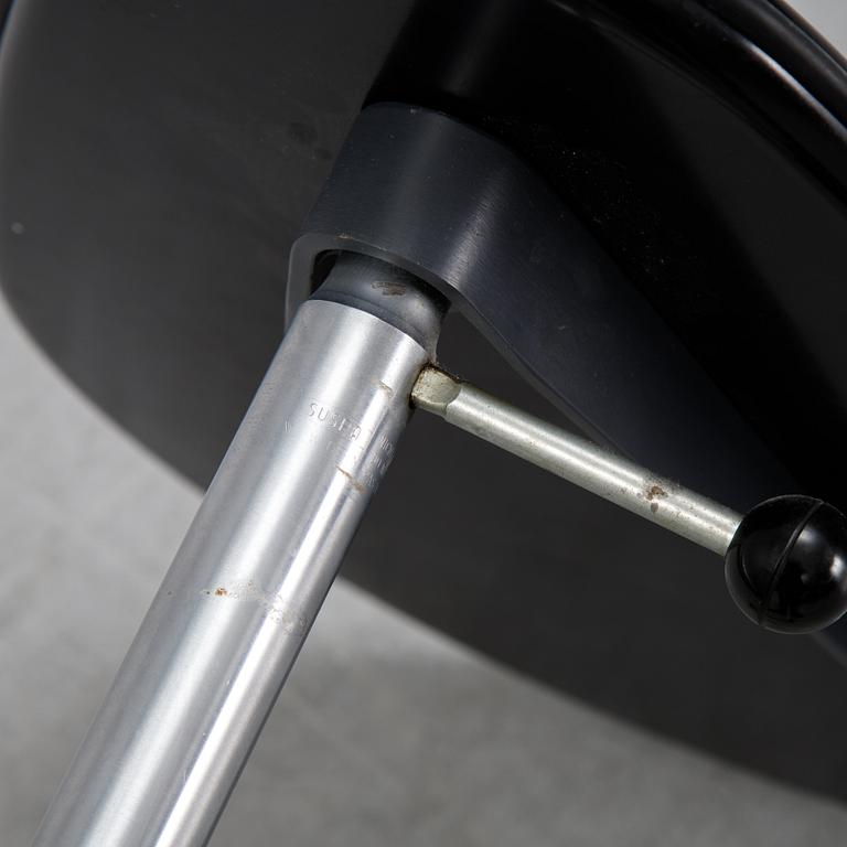 Toshiyuki Kita, bord, "Kick", Cassina, Italien, modell lanserad 1983.