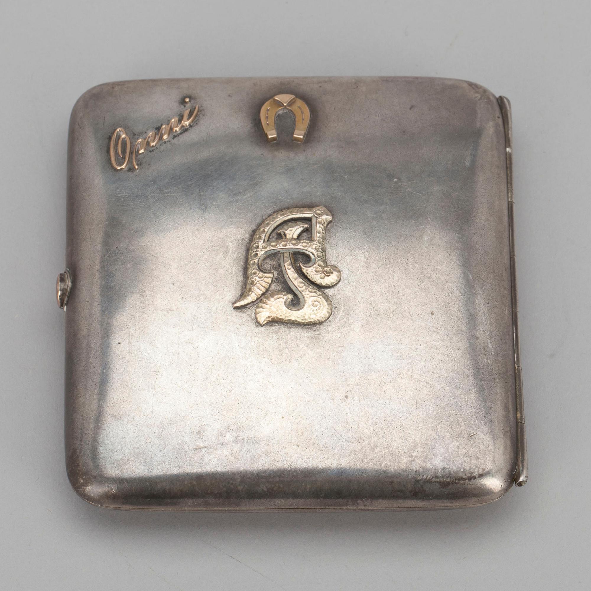 CIGARRETTETUI, 813 silver, guld. E. Montin, Vasa 1916. Vikt 191 g.