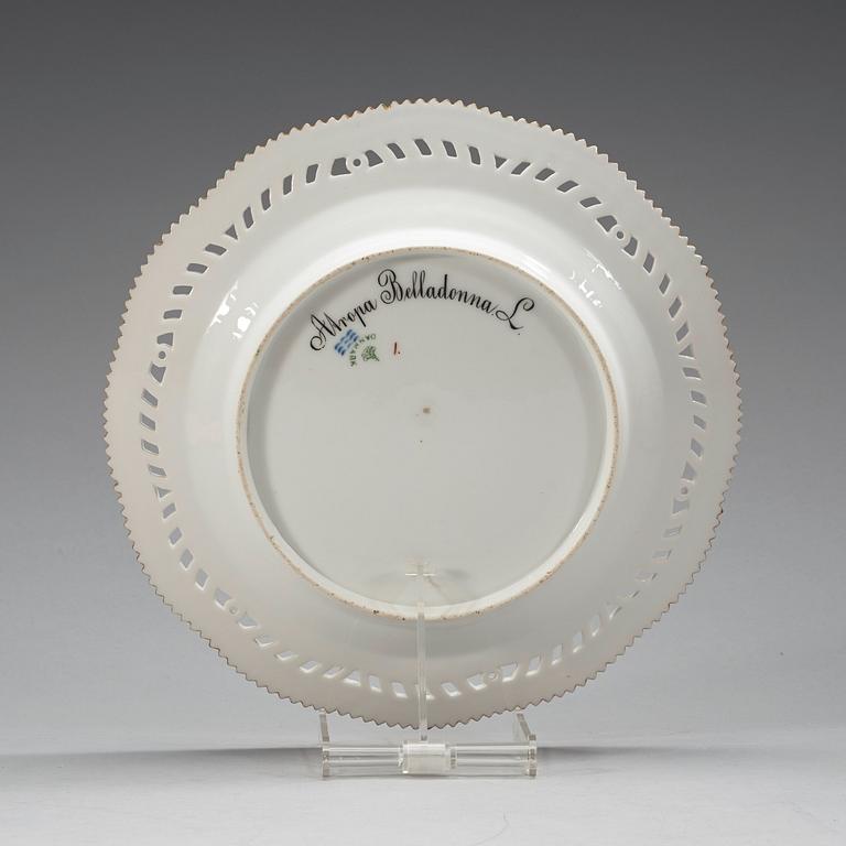 A set of 11 Royal Copenhagen 'Flora Danica' dinner plates, Denmark, early 20th Century.