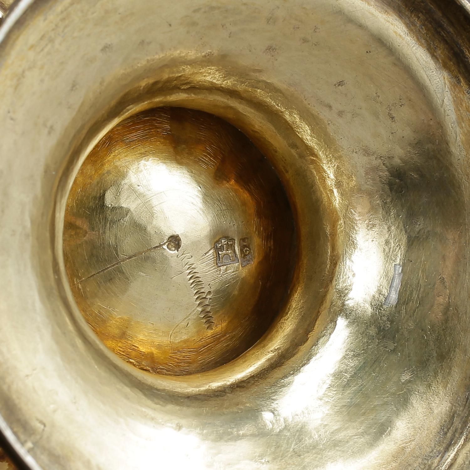 SKÅL MED LOCK, förgylld mässing, 1800-tal.