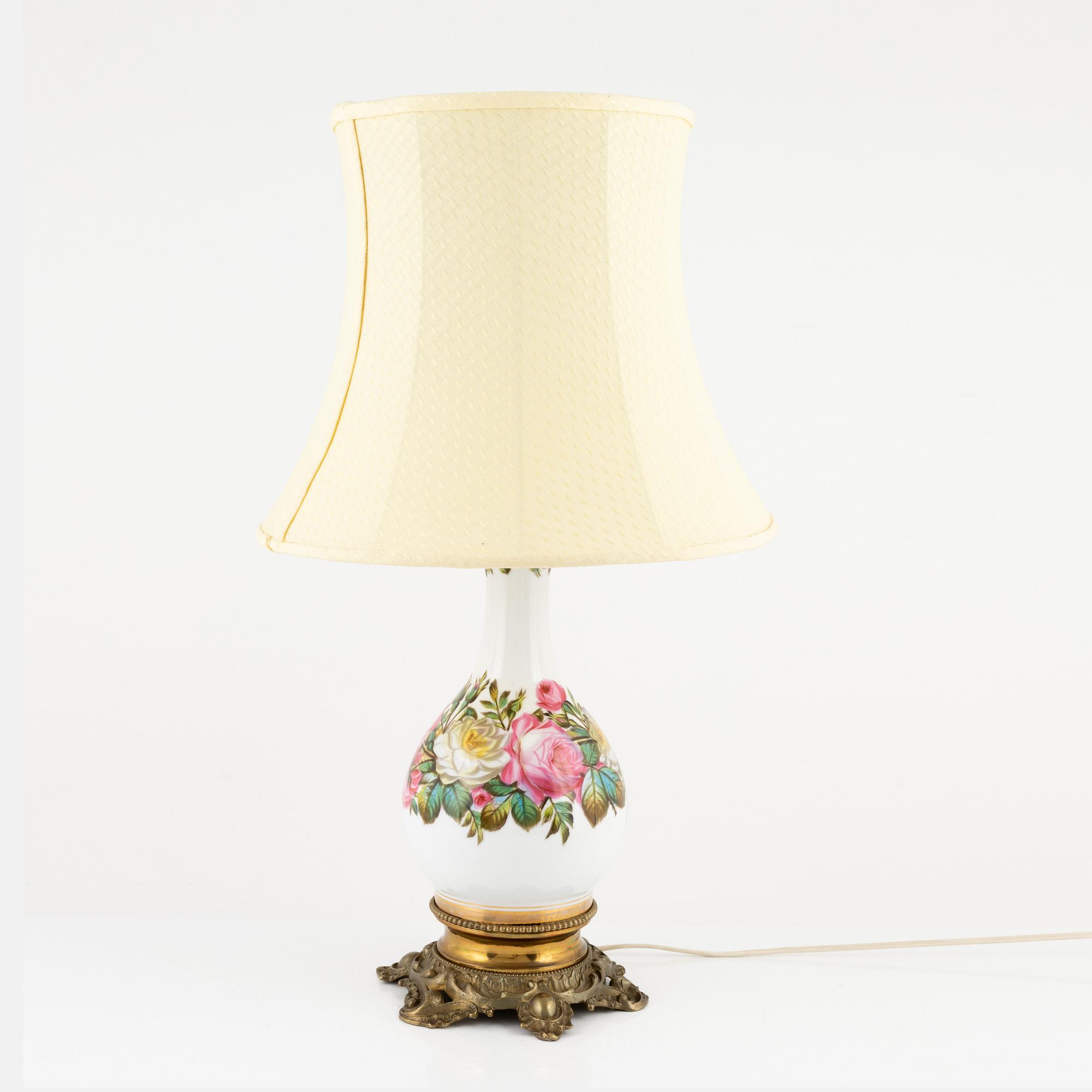 A porcelain table light, 20th Century.
