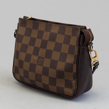 LOUIS VUITTON, a Damier Ebène hand bag.