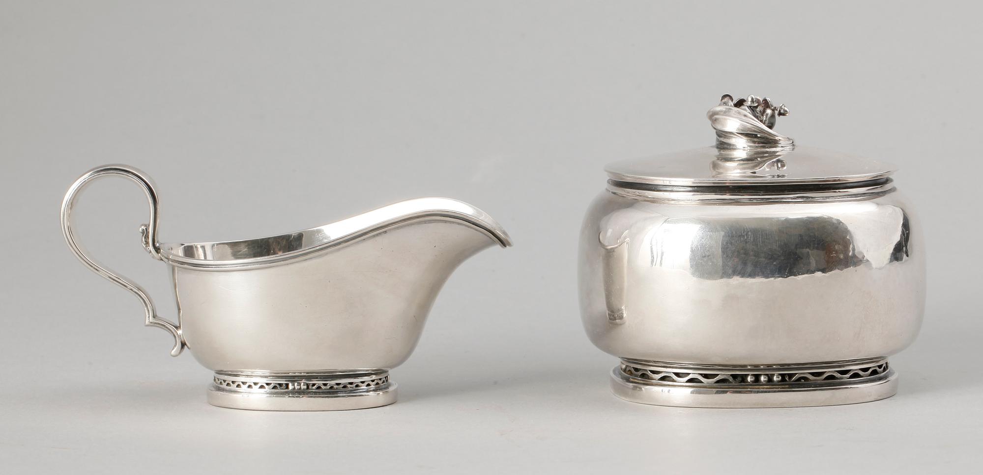 SOCKERSKRIN SAMT GRÄDDKANNA, silver, K. Anderson, Stockholm. Totalvikt ca 500 g.