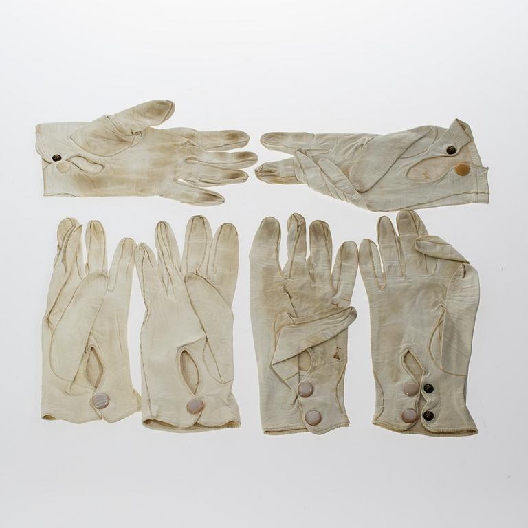 ETUI FÖR HANDSKAR, rött skinn, ca 1900.