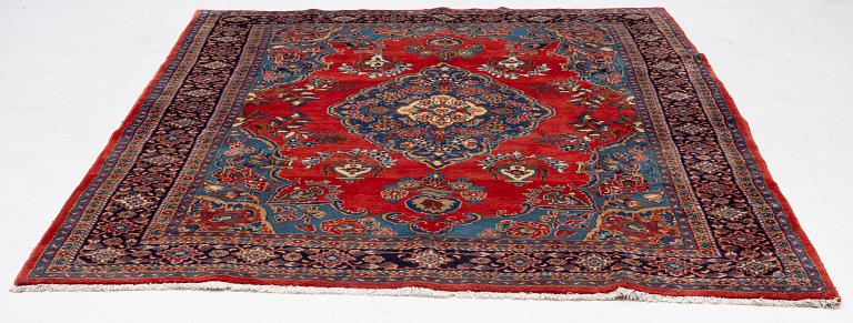 A Viss carpet, approx. 304 x 228 cm.