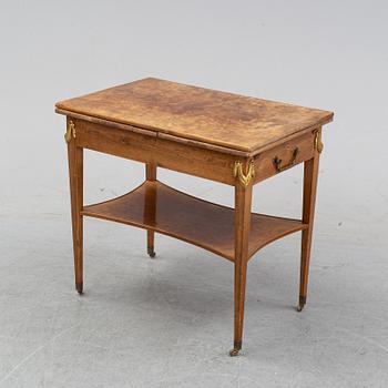 Sidobord med rotfaner, Sverige, 1900-talets första hälft.