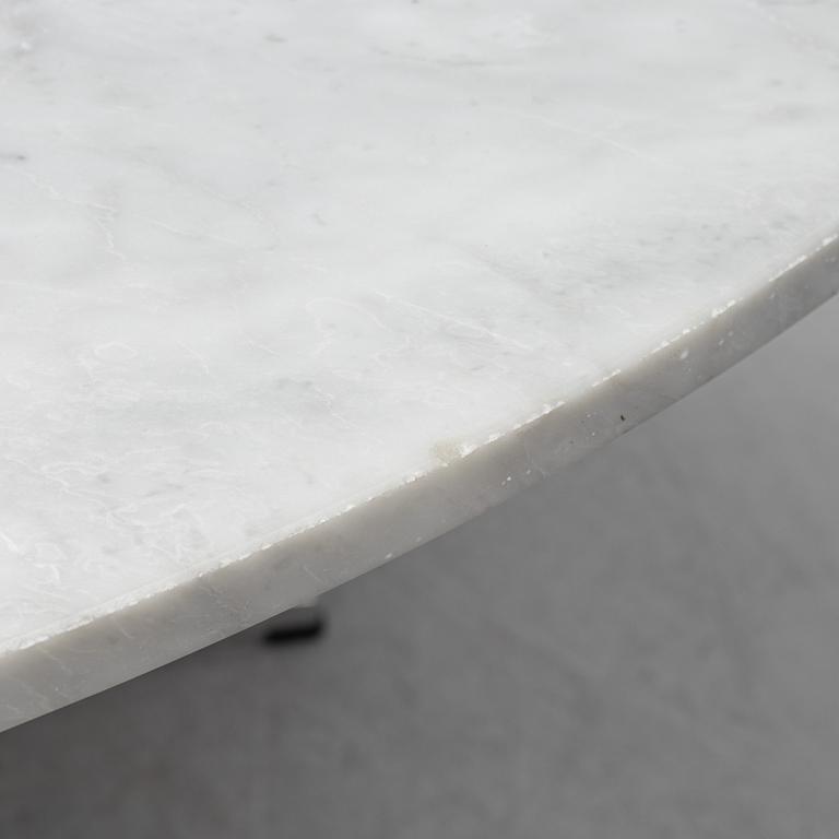 Arne Jacobsen, matbord,  "A827", Fritz Hansen, Danmark.