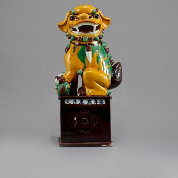 FOHUND, porslin, Kina, 1900-talets slut/2000-talets början.