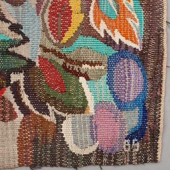 TAPESTRY. "Vindruvor". Tapestry variant weave. 222 x 129,5 cm. Signed AB MMF BS.