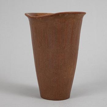 Tea pot, two bowls, two creamers, and a vase by Gunnar Nylund, stoneware, Rörstrand.