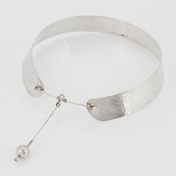 147. Vivianna Torun Bülow-Hübe, a silver necklace, executed in her own wokshop, Stockholm 1955.