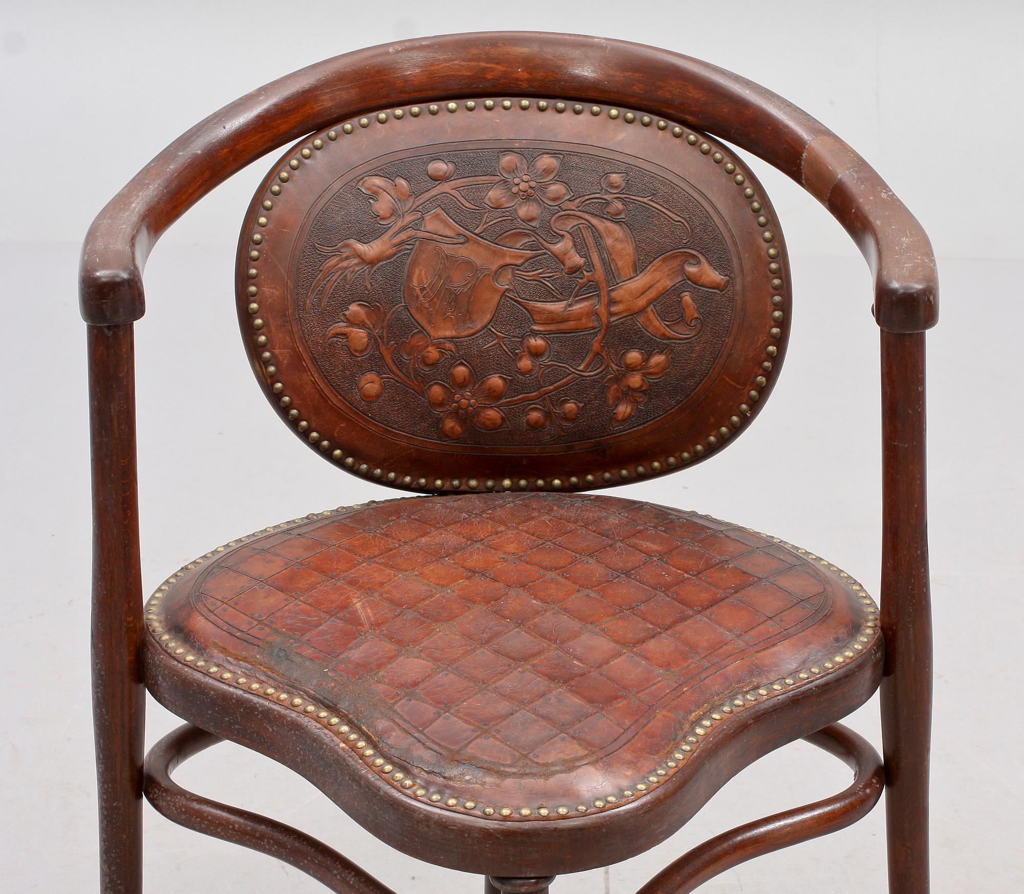 KARMSTOL, Thonet, etikettmärkt,  1900-talets början.