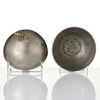 Sylvia Stave, a pewter bonbonnière model no 5347, C.G. Hallberg, Stockholm, 1933.