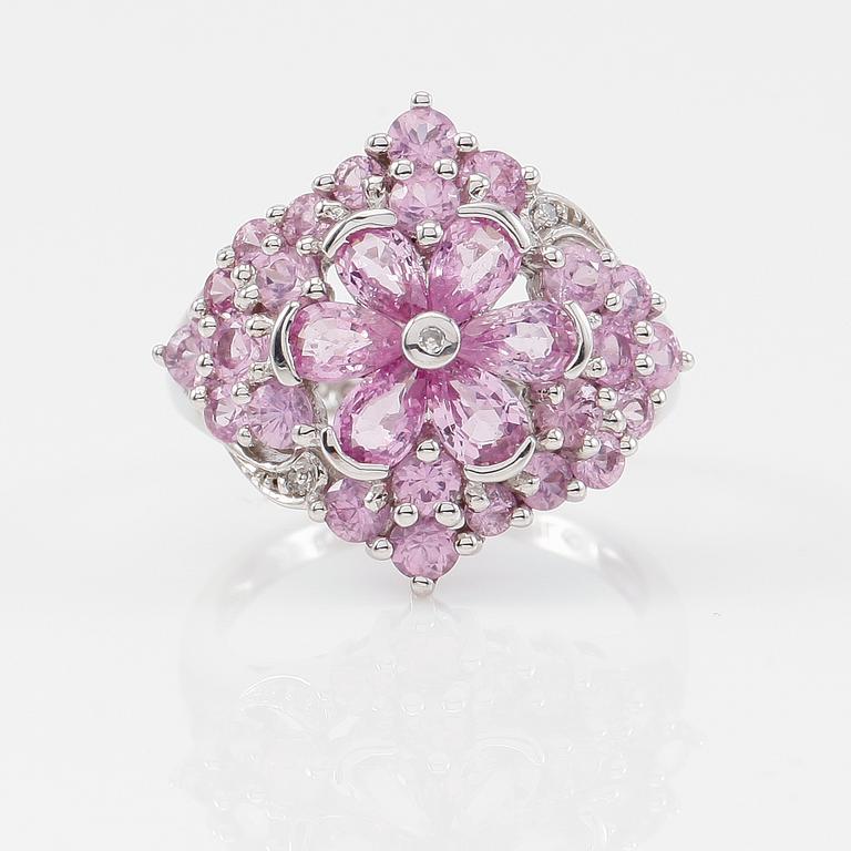 RING, 10K vitguld med rosa safirer.