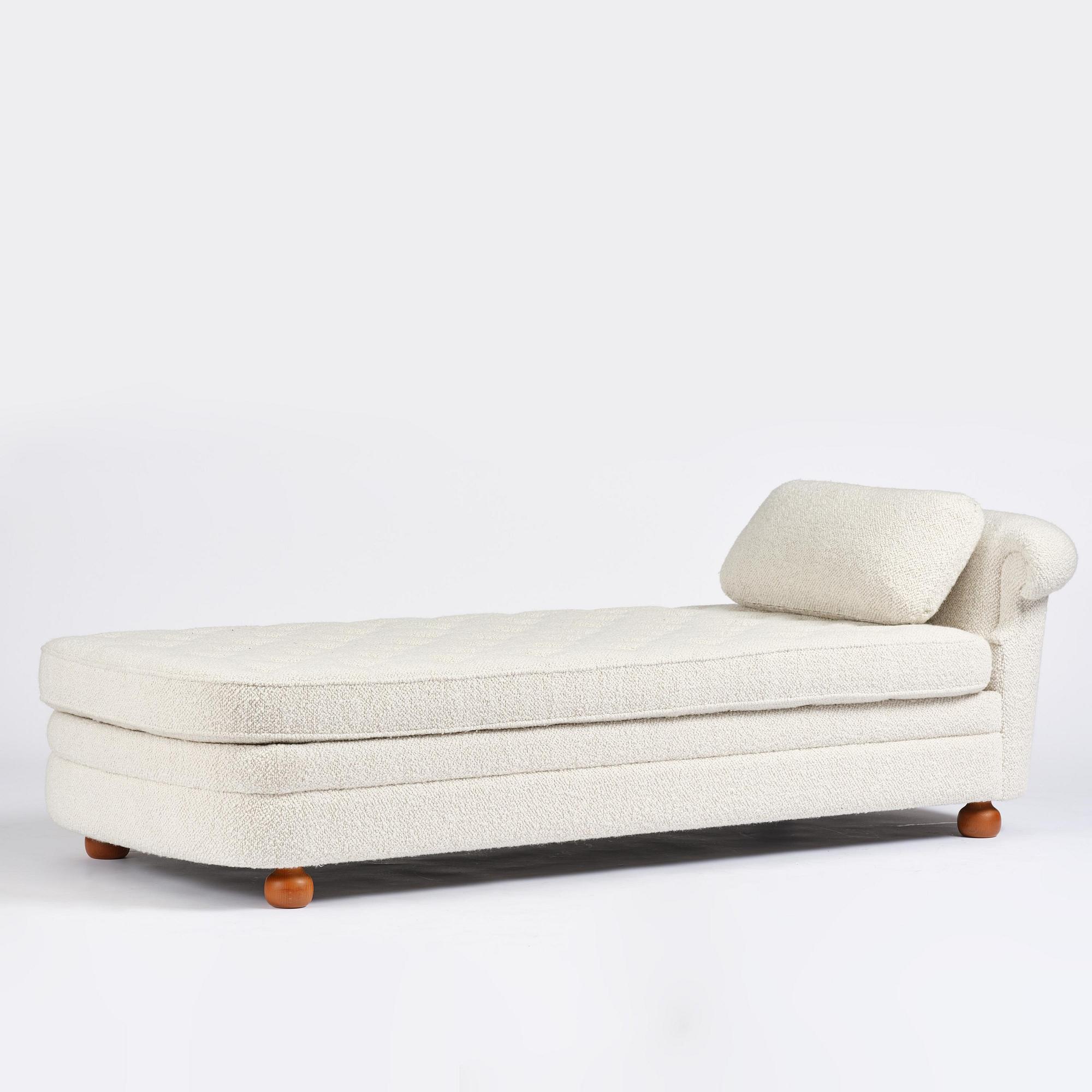 Josef Frank, a daybed model "Couch 775", Firma Svensk Tenn, 2021.