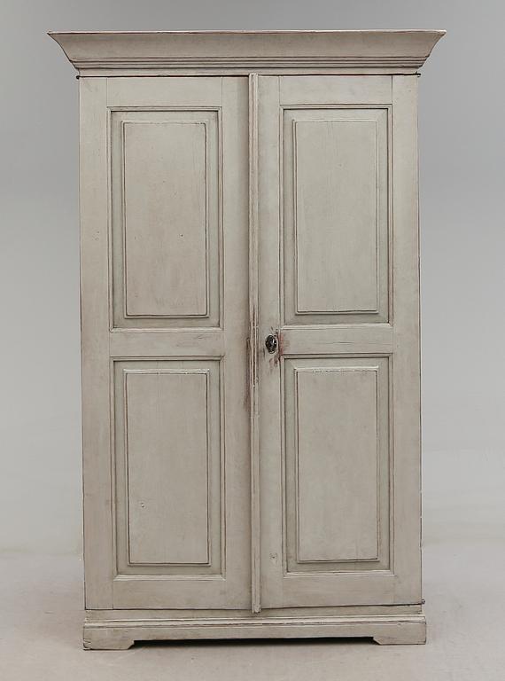 KLÄDSKÅP, 1800-talets början.