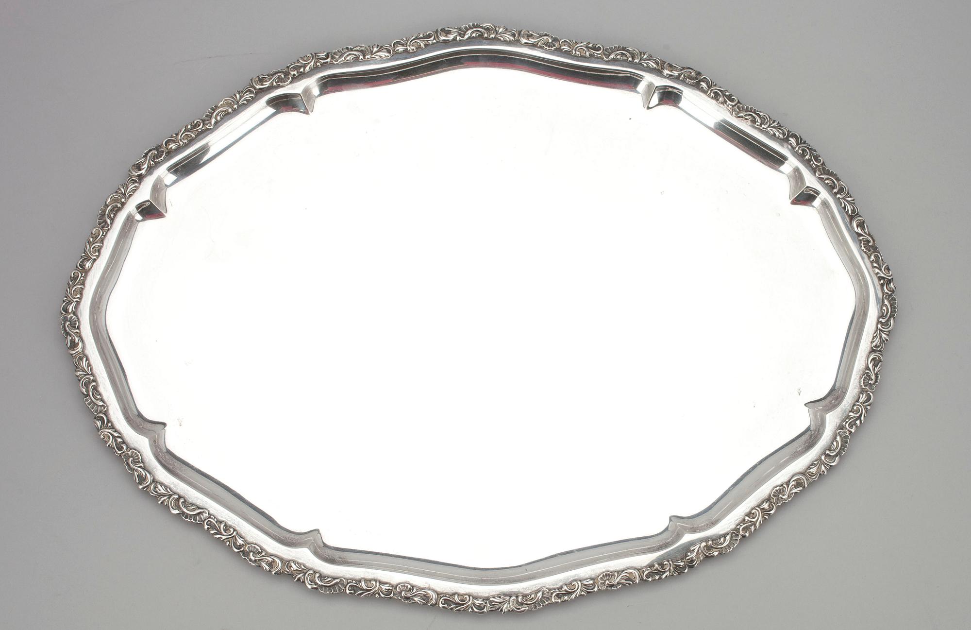 BRICKA, silver, Kultakeskus, Tavastehus 1942. Vikt 1174,5 g.