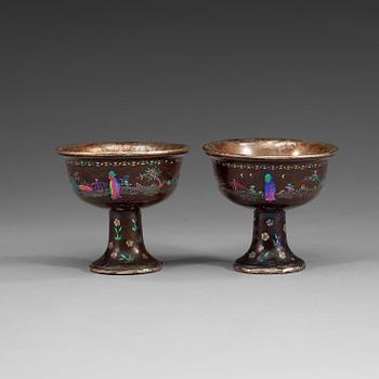 1339. A pair of laque burguaté wine cups, Qing dynasty, 18th Century.