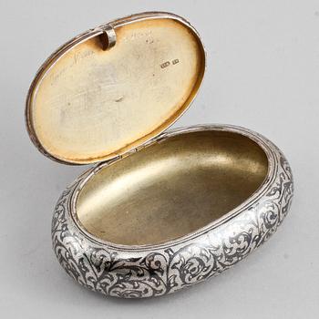 DOSA, silver, kontrollmästare Viktor Vasilyevich Savinsky, Moskva, 1886. Vikt 100 g.