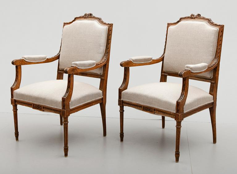 KARMSTOLAR, 1 par, gustaviansk stil, 1900-talets första hälft.