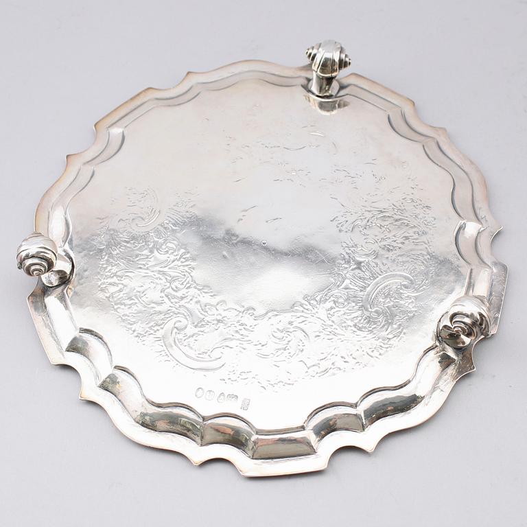 SALVER, silver, Adey, Joseph & Albert Savory, London 1834. Vikt ca 390 g.