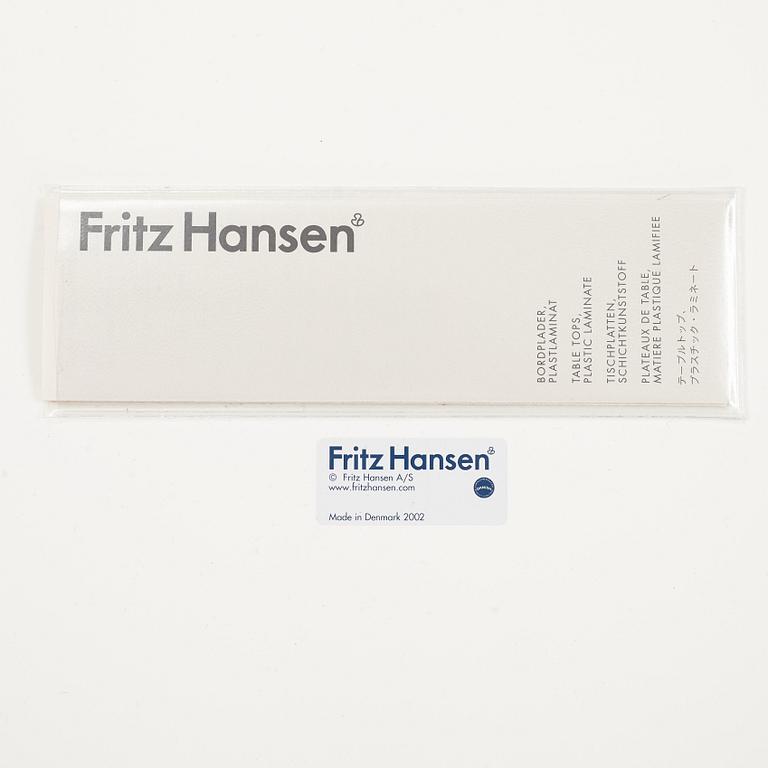 Bruno Mathsson & Piet Hein, matbord, "Supercirkel", Fritz Hansen, Danmark, 2002.