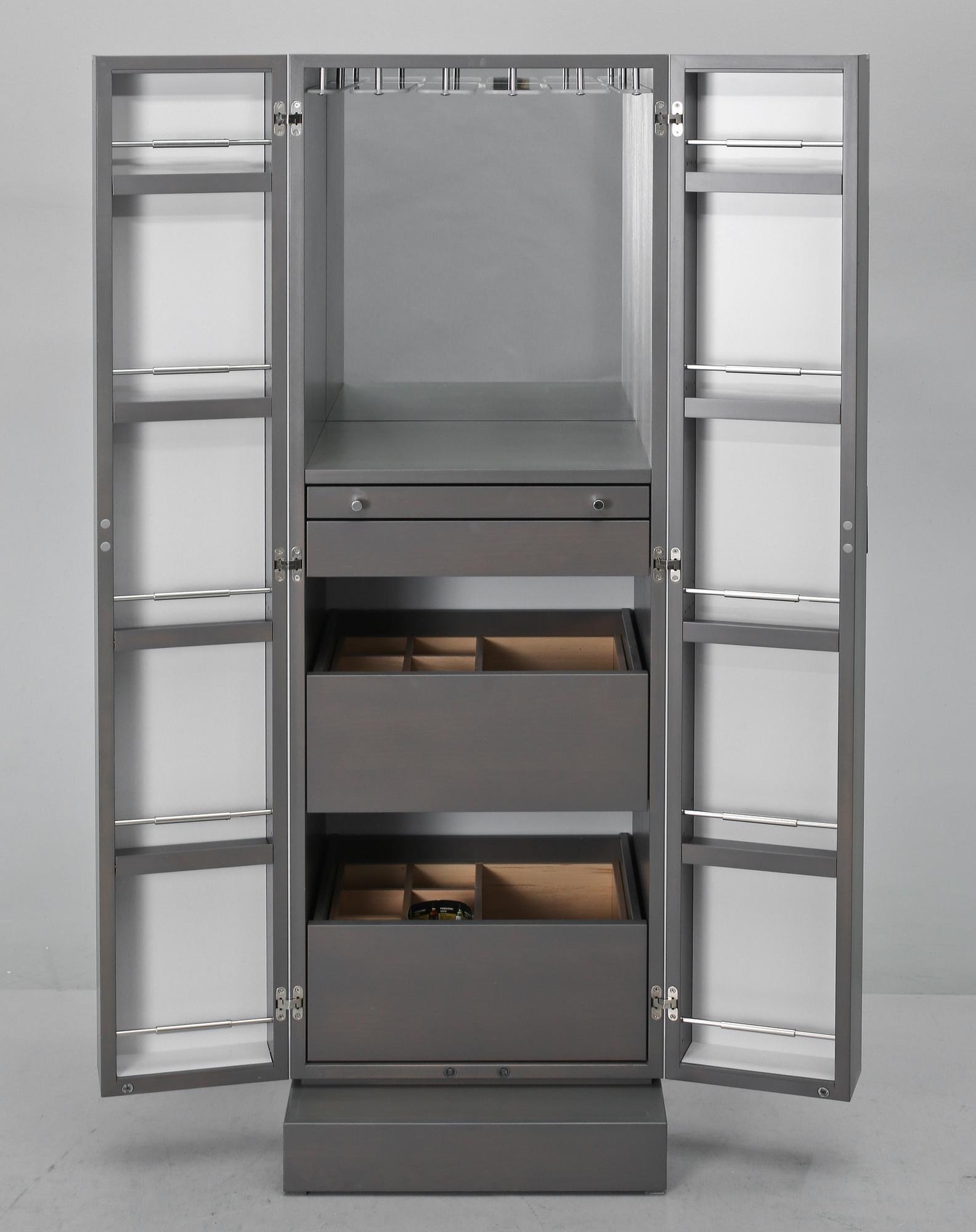 BARSKÅP, Selva, Italien, omkring år 2000.