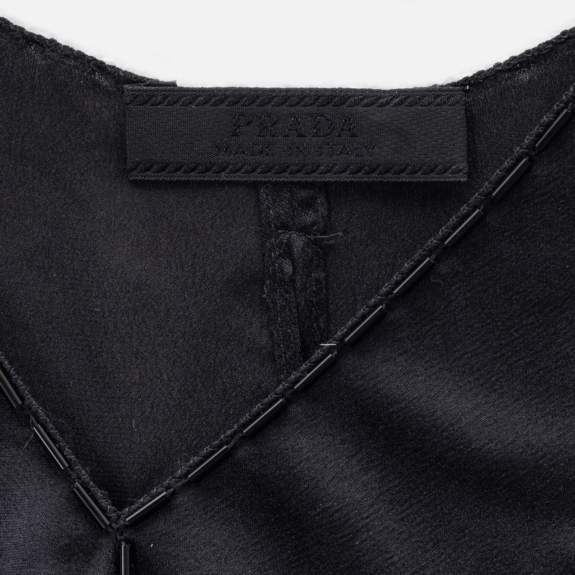 Prada, topp samt kjol, storlek 42.