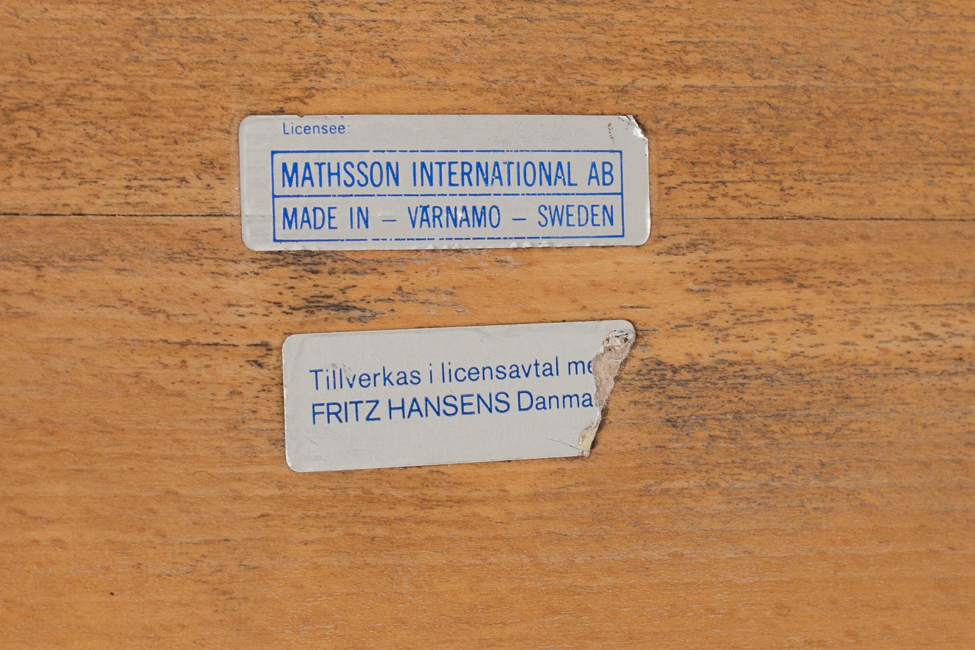BORD, "Supercirkel", Bruno Mathsson & Piet Hein, Fritz Hansen, etikettmärkt.