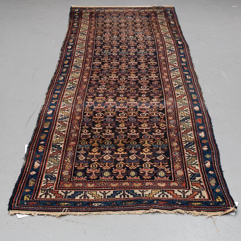 GALLERIMATTA, semiantik Azerbajdzjan sannolikt, ca 368 x 112 cm.