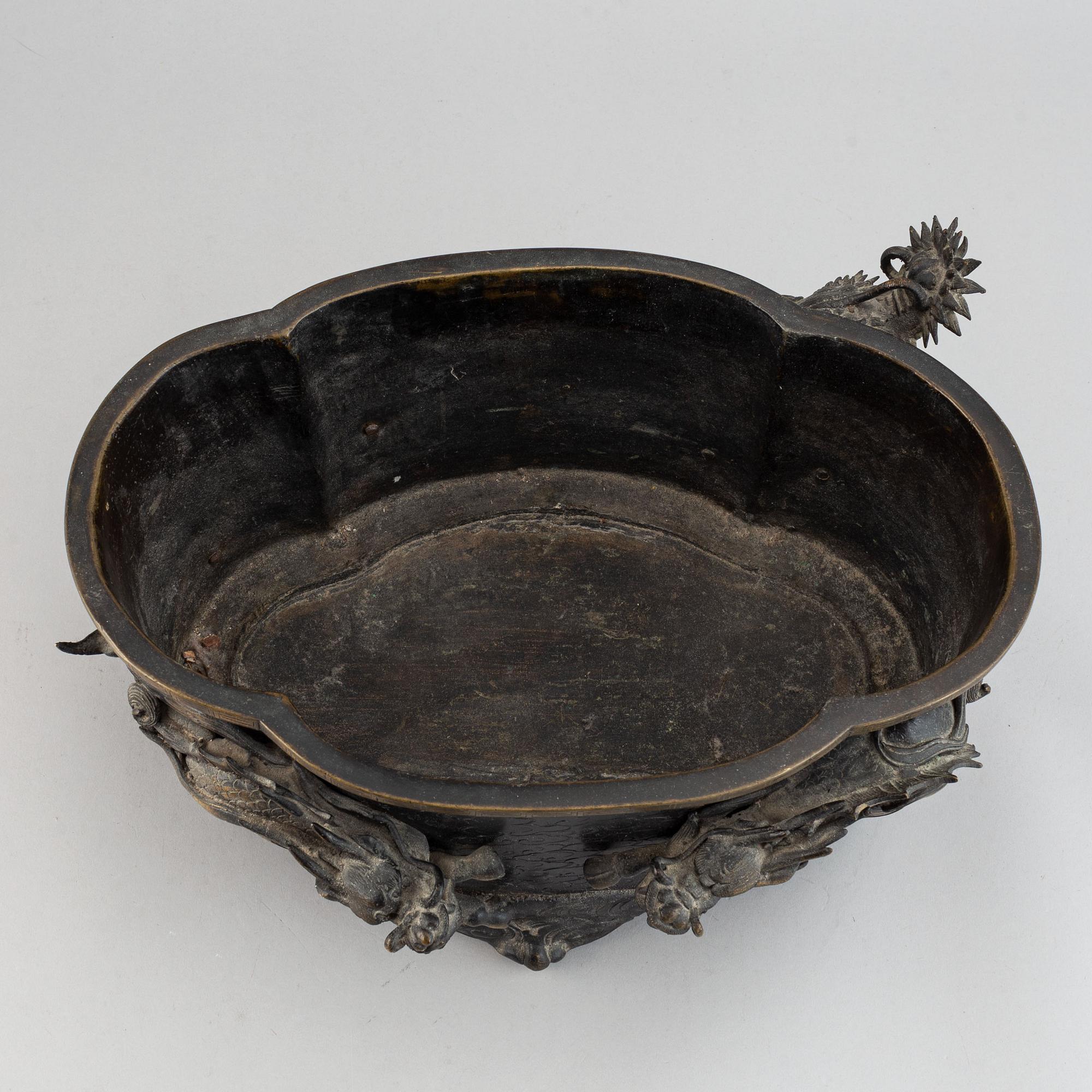 A large bronze flower pot, China, circa 1900.