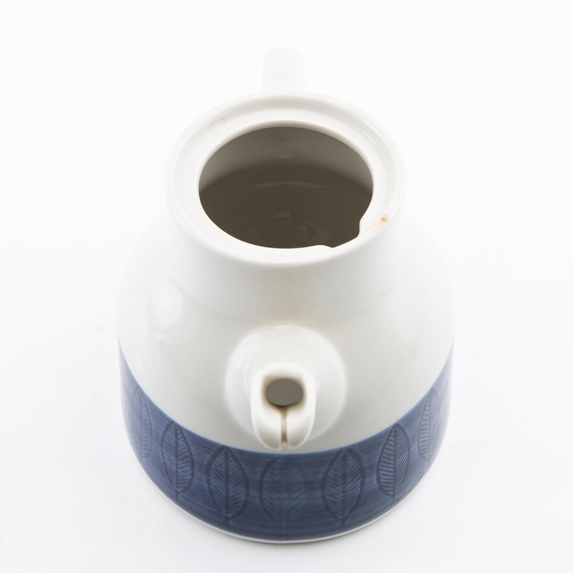 Hertha Bengtson, 31-piece "Koka blå" service, Rörstrand, late 20th century porcelain.