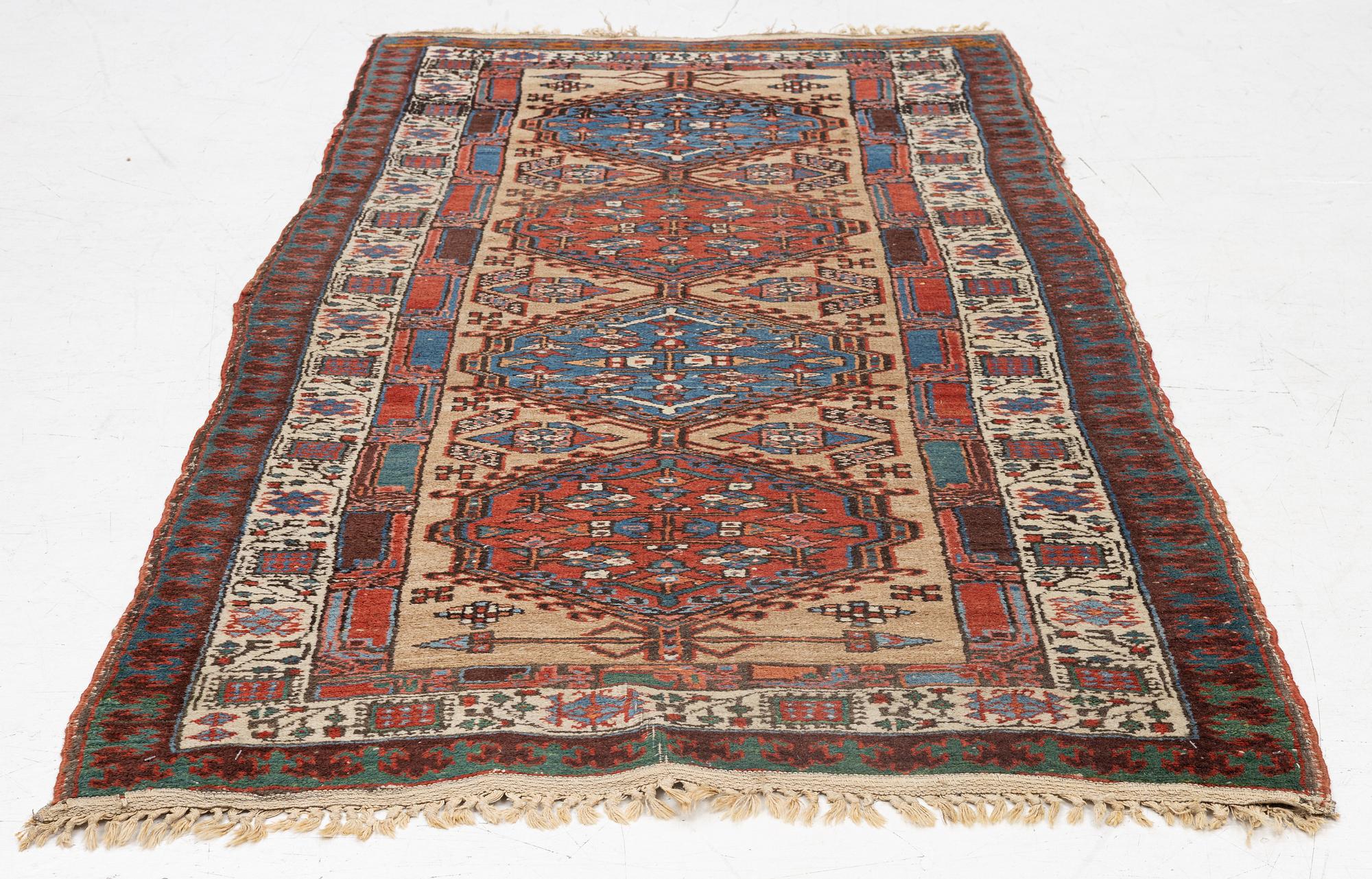 Matta, antik Sarab, ca 205 x 105 cm.