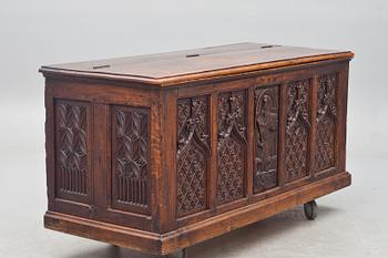 CASONNE, Italien, delvis 1600-tal.