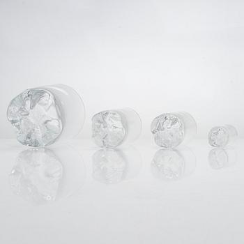 Tapio Wirkkala, jääpala-astia sekä juomalaseja, 17 kpl, "Gaissa", Iittala 1900-luvun loppu.