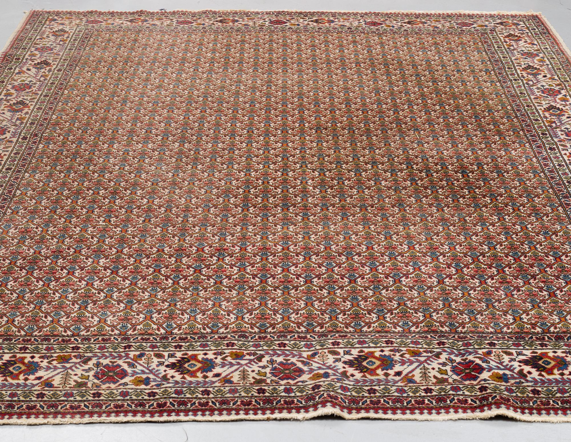 MATTA, semiantik, Täbris, ca 330 x 242 cm.