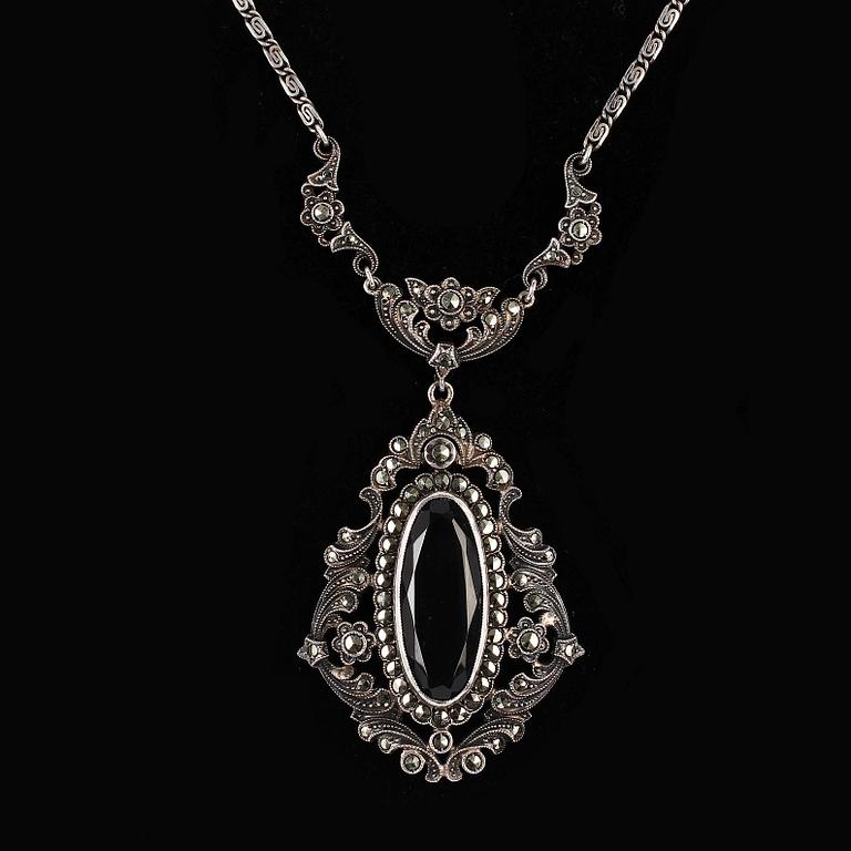 HALSBAND, silver med onyx, 1800/1900-tal.