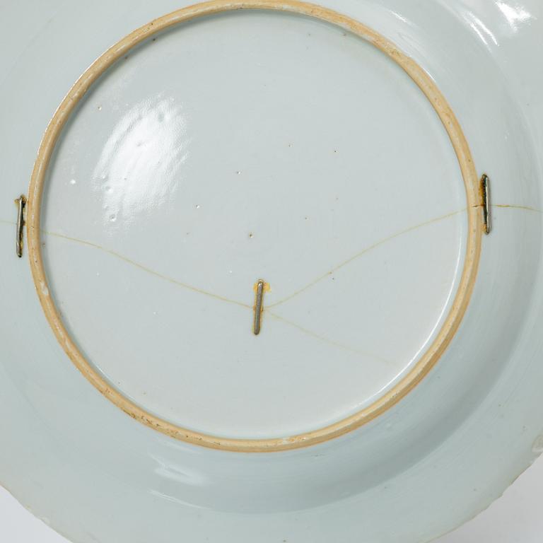 Tallrikar, fem stycken, porslin, Kina, 1700-tal.