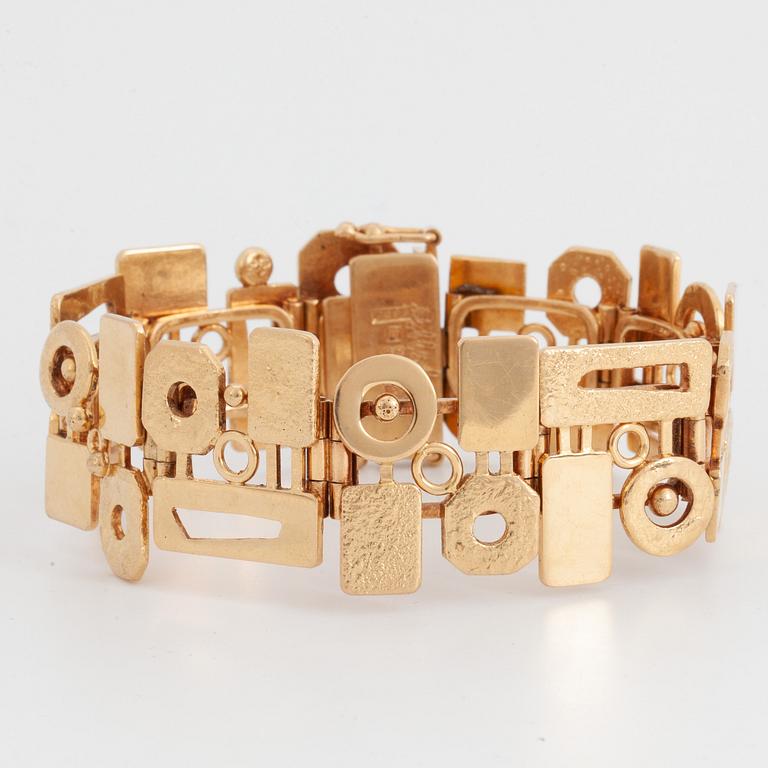 A Swedish 18 ct gold bracelet design Robbert, Trosa, 1972.