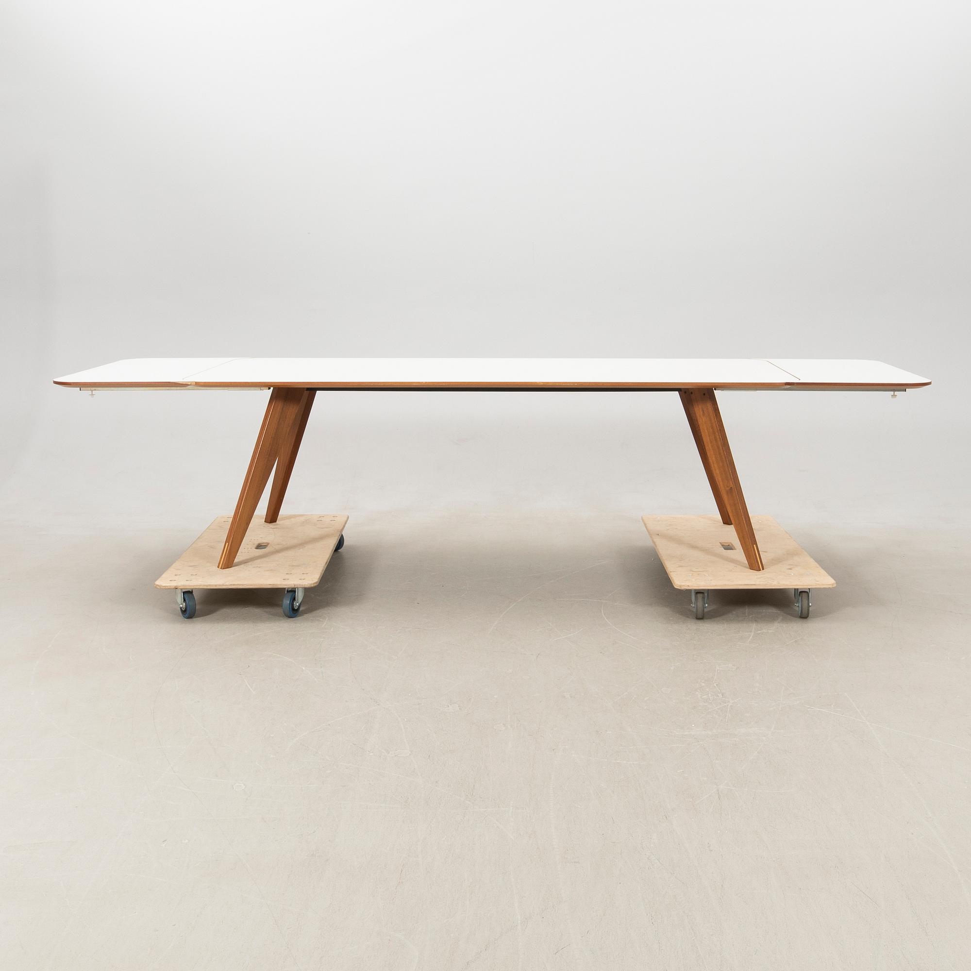 Michael H. Nielsen, bord, "New Mood" för Bolia 2000-tal.