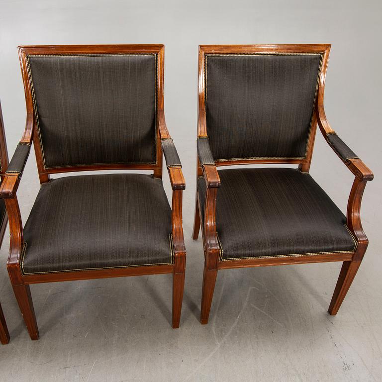 Karmstolar, 3 st  Gustaviansk stil, 1900-talets första hälft.