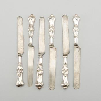 Eleven 19th century silver knifes. Total weight incl steel, app 300 grams.