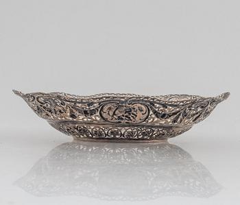 A silver 830 bread basket, Germany, circa 1900.