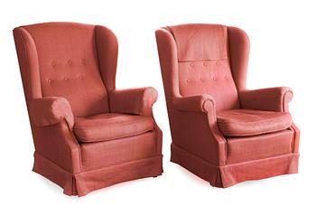 152. A PAIR OF ARMCHAIRS,