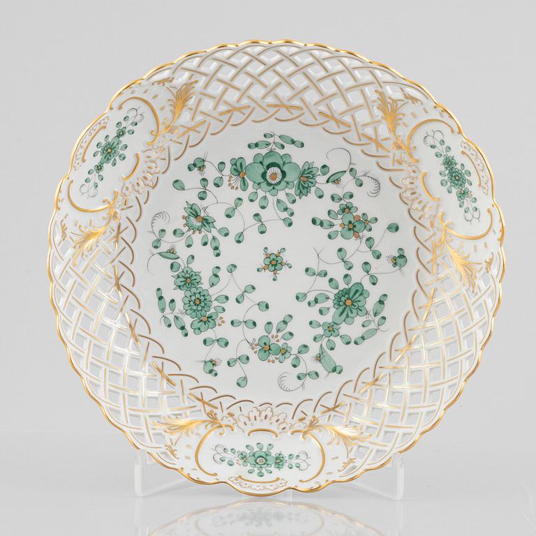 Dinner and coffee service, 72 pieces, porcelain, "Indische Malerei Grün", Meissen, Germany.