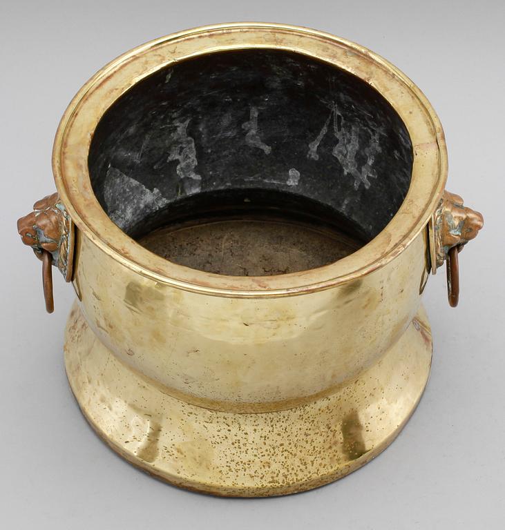 YTTERFODER, mässing, 1800-talets första hälft.