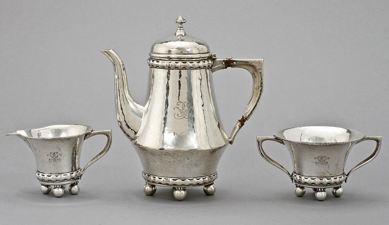 KAFFESERVIS, 4 delar, silver, K Andersson samt C G Hallberg, Stockholm, 1918. Tot vikt 970 g.