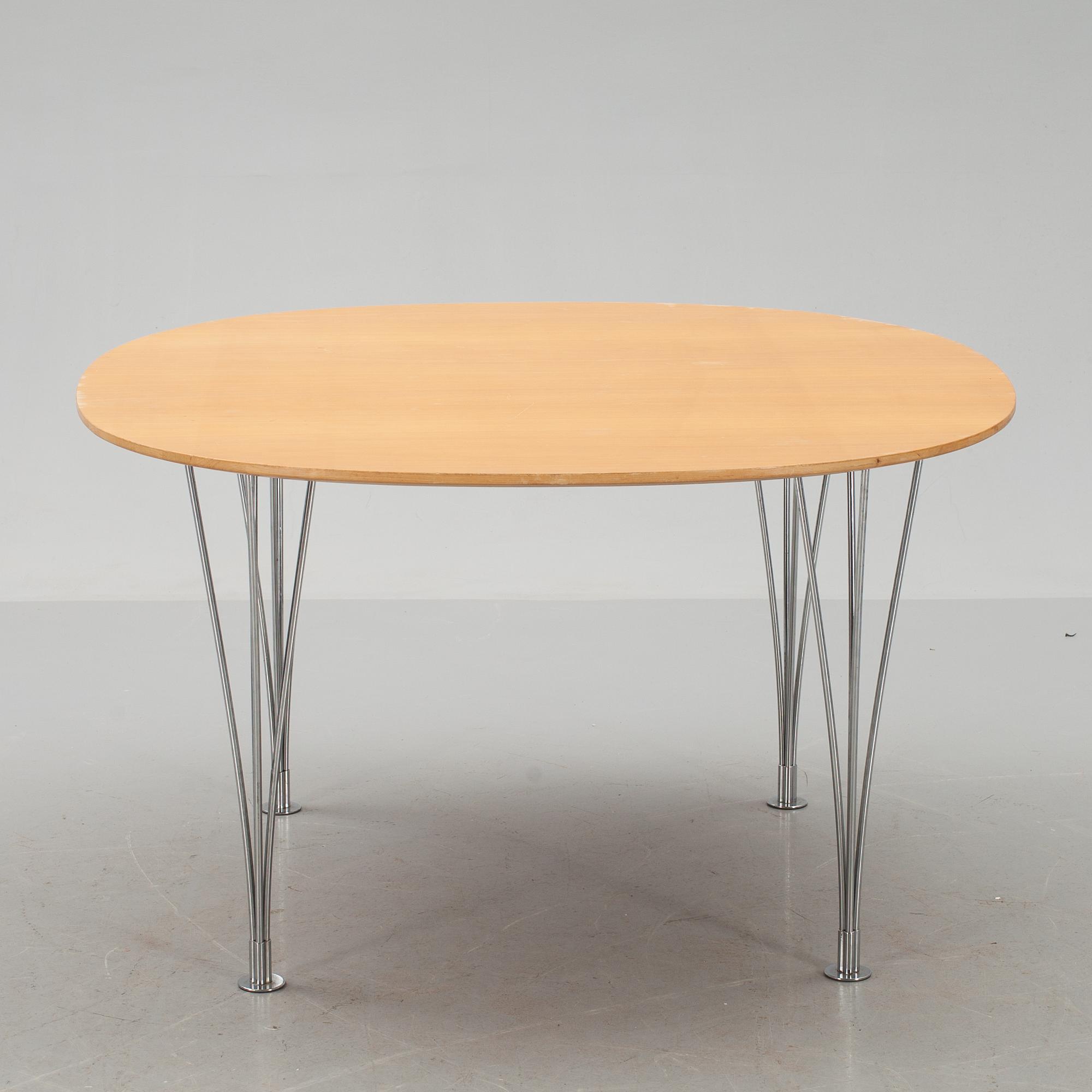 BORD, "Supercirkel", Bruno Mathsson & Piet Hein, Fritz Hansen, etikettmärkt.
